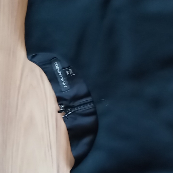 Banana Republic black blouse with fringe at the bottom size x small - Picture 3 of 13